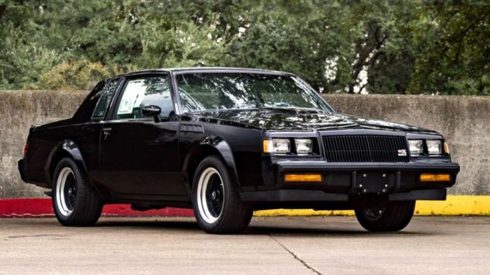 «Шикарный» Buick «ищет нового владельца» «Шикарный» Buick «ищет нового владельца»
